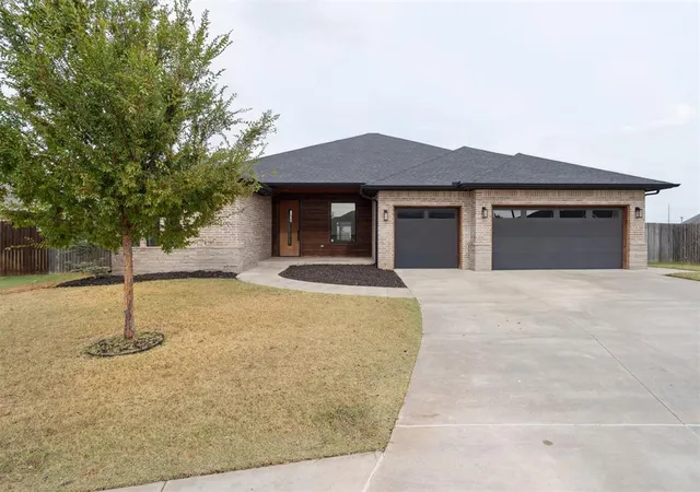 1st image of 4301 Nw 154th Pl, Edmond, OK 73013 | MLS# 1212885