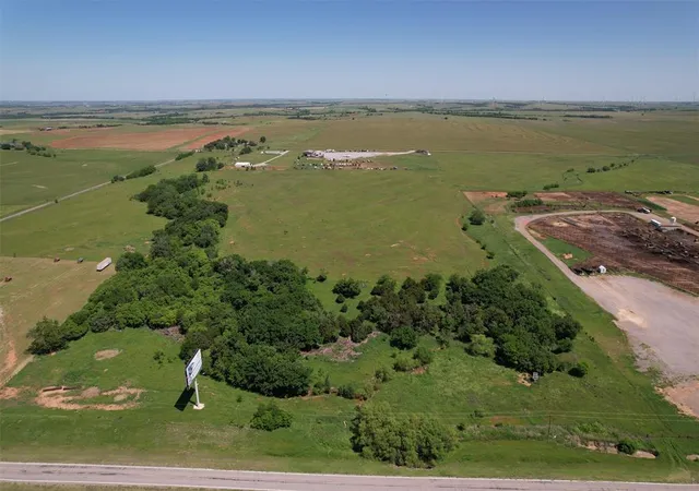 3rd image of N I-40 Frontage Rd, Clinton, OK 73601 | MLS# 1212931