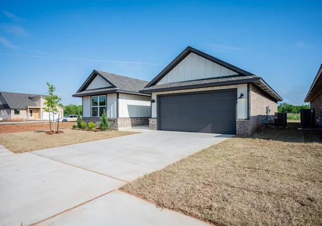 Photo 2 of Sale Pending at 10657 Sw 18th Street, Yukon, OK 73099 | MLS# 1213004 | Listing updated on 2026-08-12