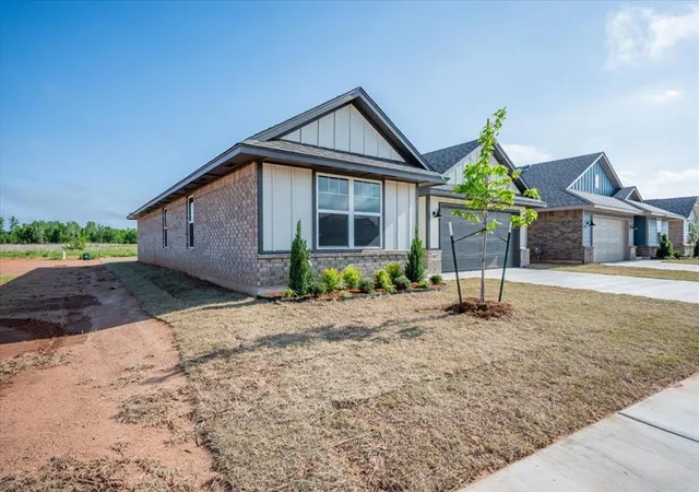 Photo 3 of Sale Pending at 10657 Sw 18th Street, Yukon, OK 73099 | MLS# 1213004 | Listing updated on 2026-08-12