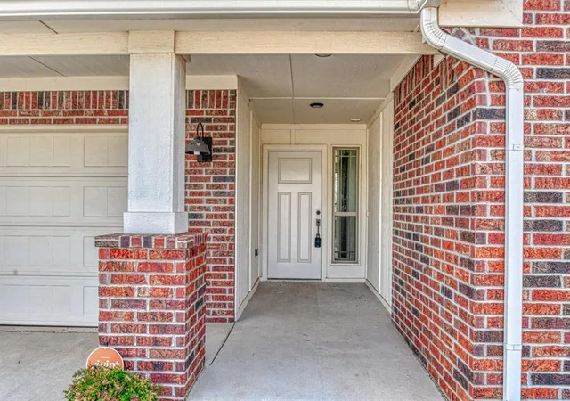 Photo 2 of Single family home for sale at 13324 Sw 8th Street, Yukon, OK 73099 | MLS# 1213005 | Listing updated on 2026-08-26