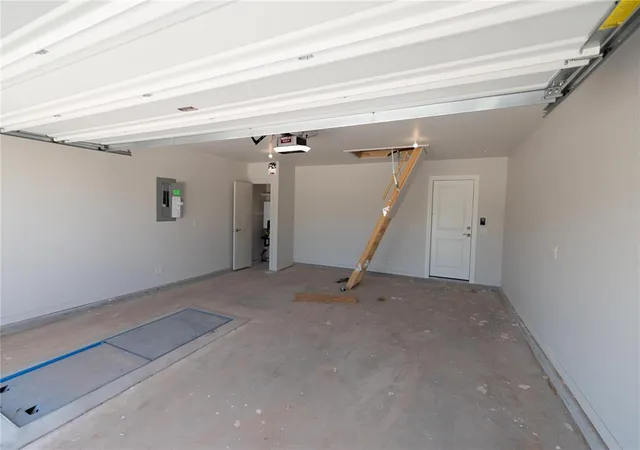 3rd image of 8416 Hazelwood Wy, Edmond, OK 73034 | MLS# 1213069
