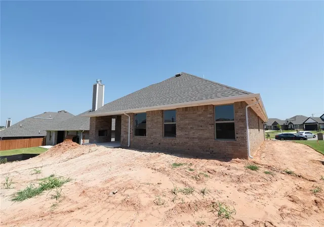 4th image of 8416 Hazelwood Wy, Edmond, OK 73034 | MLS# 1213069