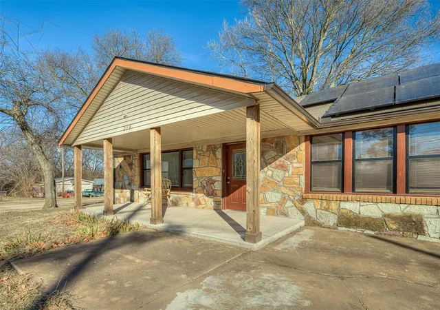 2nd image of 209 W Etowah Rd, Noble, OK 73068 | MLS# 1213077