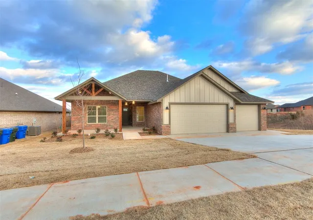 1st image of 1901 Hollow Crest Ct, Norman, OK 73071 | MLS# 1213089