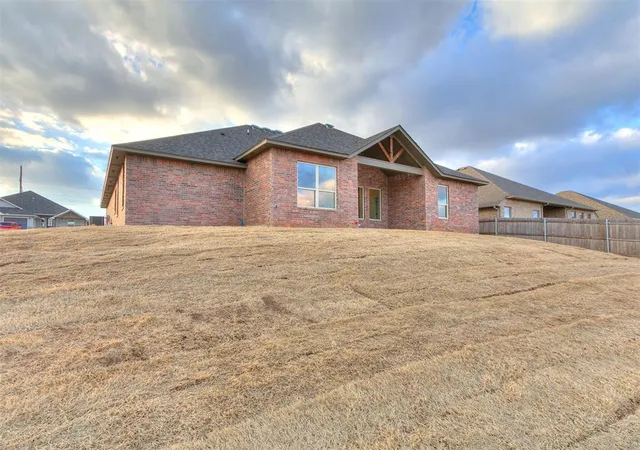 48th image of 1901 Hollow Crest Ct, Norman, OK 73071 | MLS# 1213089