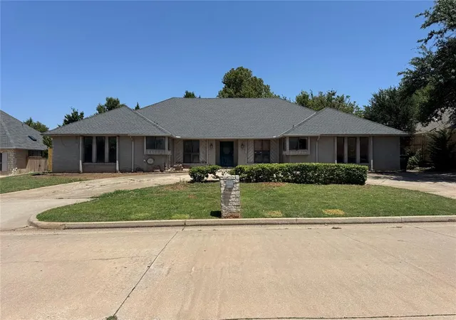 1st image of 11305 Quail Creek Rd, Oklahoma City, OK 73120 | MLS# 1213160