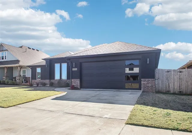 3rd image of 13320 Sw 8Th St, Yukon, OK 73099 | MLS# 1213206