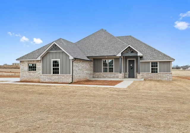 Photo 1 of Sale Pending at 1922 Valley Ranch Rd, Blanchard, OK 73010 | MLS# 1213211 | Listing updated on 2026-09-06