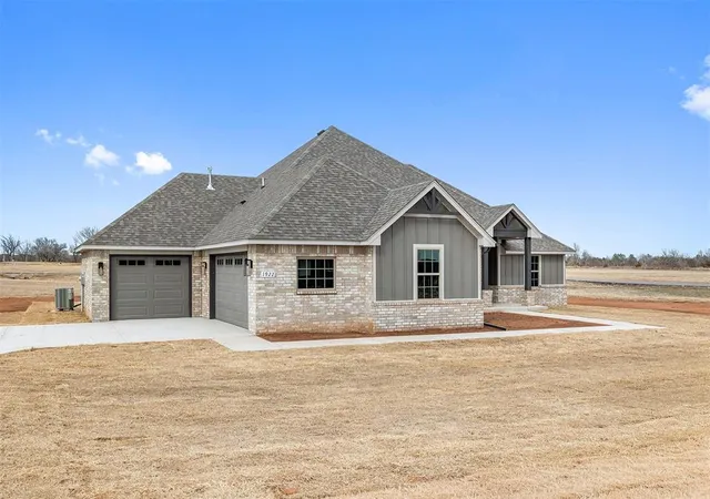 Photo 4 of Sale Pending at 1922 Valley Ranch Rd, Blanchard, OK 73010 | MLS# 1213211 | Listing updated on 2026-09-06
