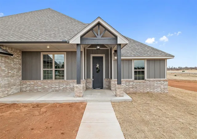 Photo 2 of Sale Pending at 1922 Valley Ranch Rd, Blanchard, OK 73010 | MLS# 1213211 | Listing updated on 2026-09-06