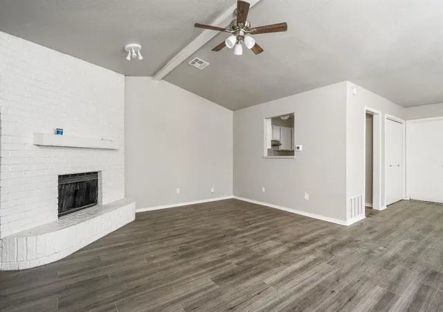 4th image of 703 Stonecroft Cir, Edmond, OK 73034