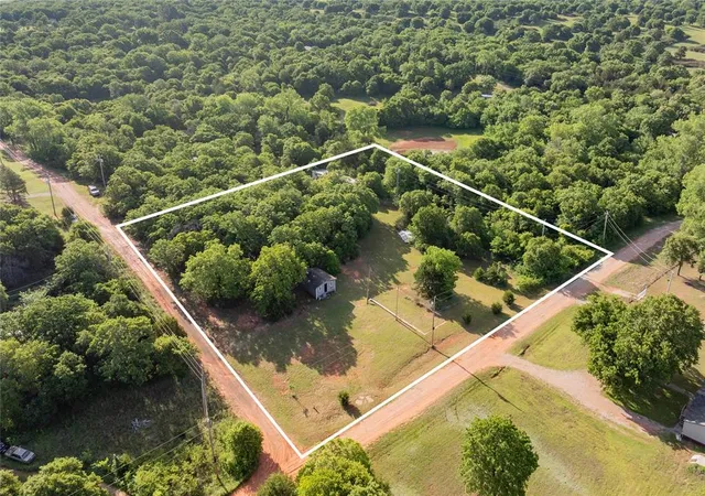 2nd image of 20220 Holmes Rd, Luther, OK 73054 | MLS# 1213239