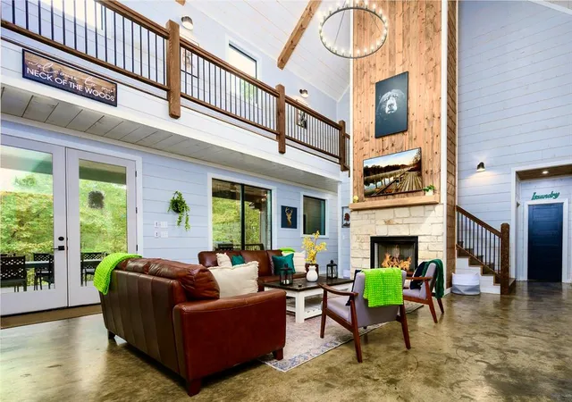 Photo 2 of Single family home for sale at 249 N Alaqua Trl, Broken Bow, OK 74728 | MLS# 1213419 | Listing updated on 2026-10-08