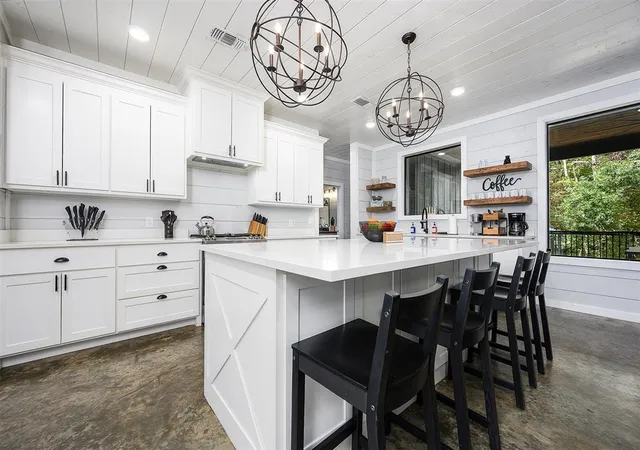 Photo 4 of Single family home for sale at 249 N Alaqua Trl, Broken Bow, OK 74728 | MLS# 1213419 | Listing updated on 2026-10-08