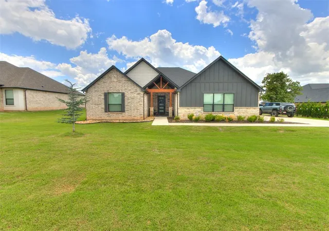 Photo 2 of Single family home for sale at 2247 Jackson Ln, Blanchard, OK 73010 | MLS# 1213433 | Listing updated on 2026-05-30