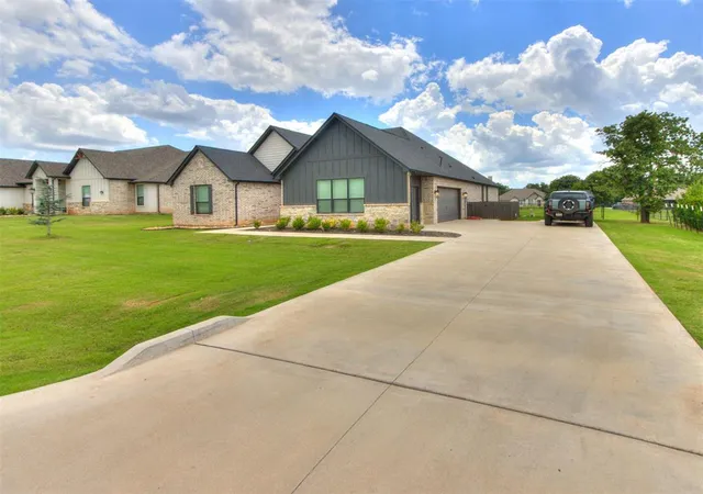 Photo 3 of Single family home for sale at 2247 Jackson Ln, Blanchard, OK 73010 | MLS# 1213433 | Listing updated on 2026-05-30