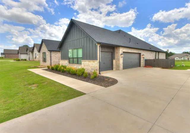 Photo 4 of Single family home for sale at 2247 Jackson Ln, Blanchard, OK 73010 | MLS# 1213433 | Listing updated on 2026-05-30