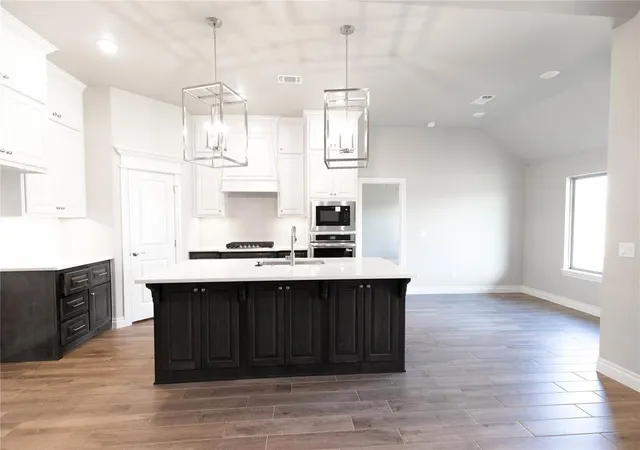 Photo 4 of Single family home for sale at 12509 SW 31st Street, Yukon, OK 73099 | MLS# 1213545 | Listing updated on 2026-08-28