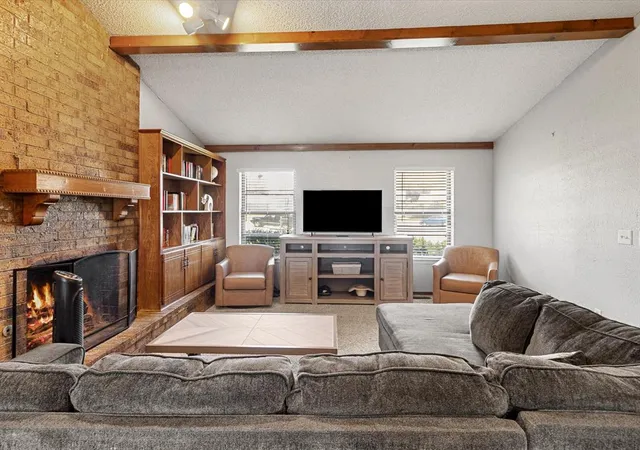 Photo 3 of Single family home for sale at 1717 Crest Cir, Oklahoma City, OK 73130 | MLS# 1213569 | Listing updated on 2026-08-04