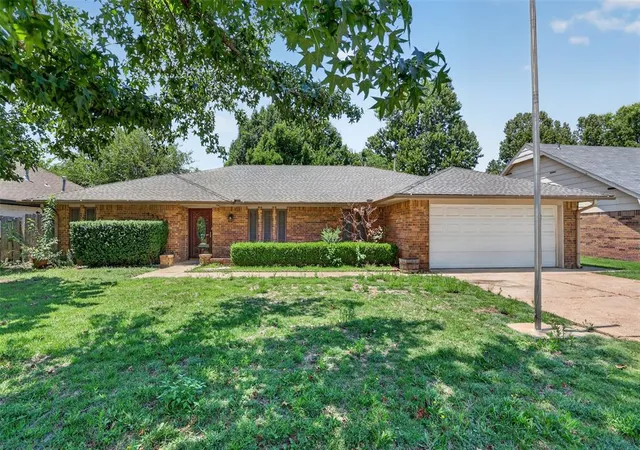 Homes for sale in Oklahoma City, OK | 13309 Green Valley Dr, Oklahoma City, OK 73120 | MLS# 1213573
