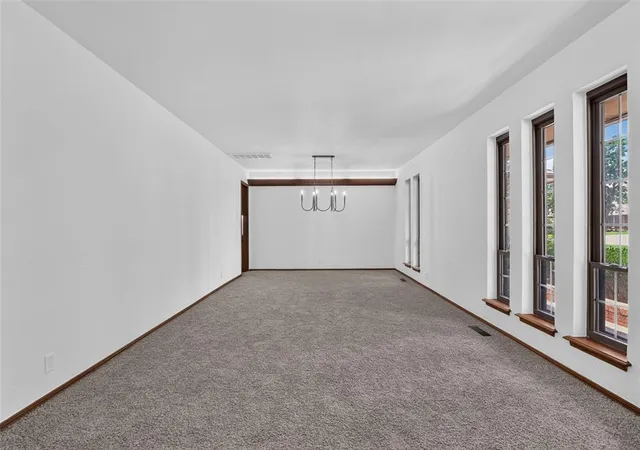 4th image of 13309 Green Valley Dr, Oklahoma City, OK 73120 | MLS# 1213573