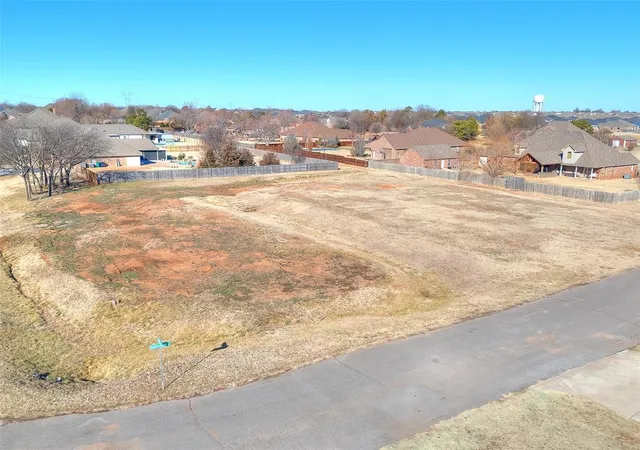 4th image of 13033 Sw 10Th St, Yukon, OK 73099 | MLS# 1213889