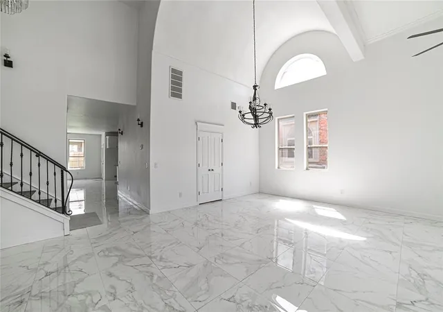 Photo 5 of Single Family Residence at 1016 Erinova Dr, Yukon, OK 73099 | MLS# 1213913 | | Sold on 2026-03-26