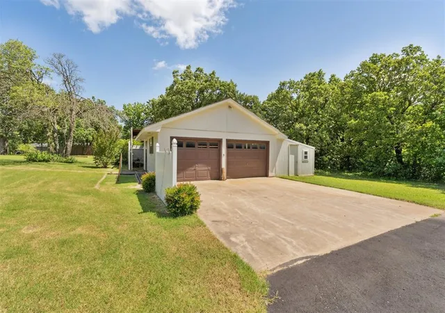 Homes for sale in Shawnee, OK | 9901 Hickory Hollow Rd, Shawnee, OK 74804 | MLS# 1213984