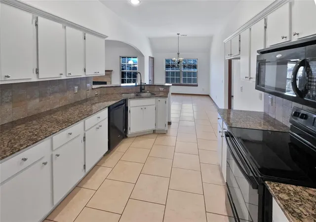 Photo 2 of Single family home for sale at 305 N Lakeside Ter, Mustang, OK 73064 | MLS# 1214085 | Listing updated on 2026-09-17