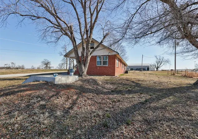 Photo 2 of Single family home for sale at 18501 Coker Rd, Shawnee, OK 74801 | MLS# 1214276 | Listing updated on 2026-09-19
