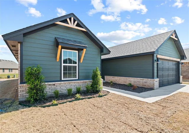 Photo 1 of Single family home for sale at 10648 Sw 18th Street, Yukon, OK 73099 | MLS# 1214341 | Listing updated on 2026-10-05