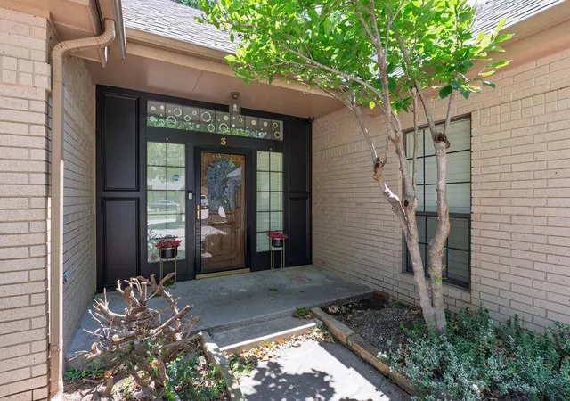 Photo 4 of Sale Pending at 3 Brentwood Pl, Shawnee, OK 74804 | MLS# 1214349 | Listing updated on 2026-08-19