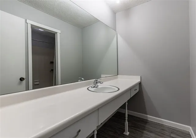 image of 827 Red Bird Ln, Norman, OK 73072