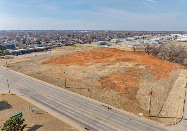 1st image of 301 S Yukon Pkwy, Yukon, OK 73099 | MLS# 1214425