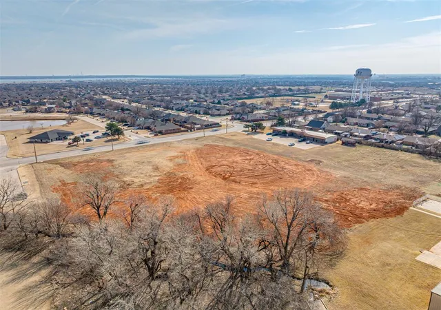 2nd image of 301 S Yukon Pkwy, Yukon, OK 73099 | MLS# 1214425