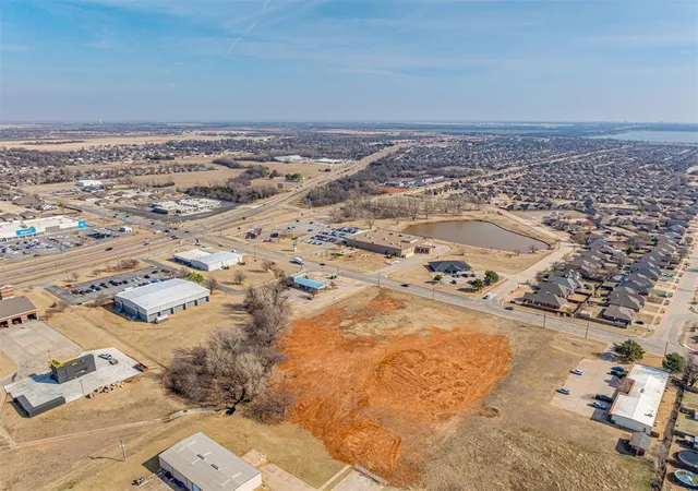 4th image of 301 S Yukon Pkwy, Yukon, OK 73099 | MLS# 1214425