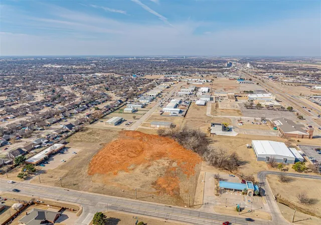 5th image of 301 S Yukon Pkwy, Yukon, OK 73099 | MLS# 1214425