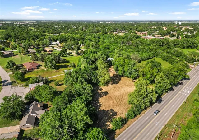 3rd image of 2500 W Grand Ave, Chickasha, OK 73018 | MLS# 1214502