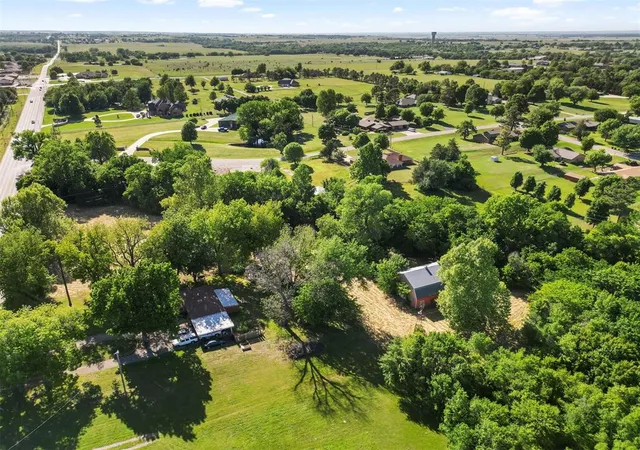 4th image of 2500 W Grand Ave, Chickasha, OK 73018 | MLS# 1214502