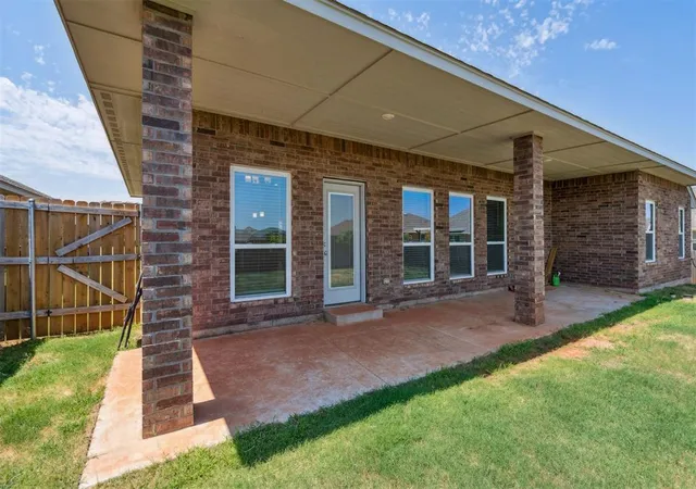Homes for sale in Edmond, OK | 18108 Sunny Stone Ct, Edmond, OK 73012 | MLS# 1214566