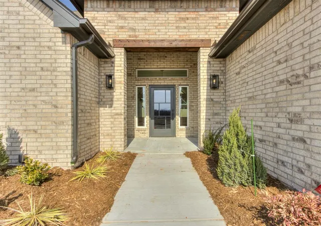 Photo 4 of Single family home for sale at 1913 SW 40th Street, Moore, OK 73160 | MLS# 1214589 | Listing updated on 2026-08-12