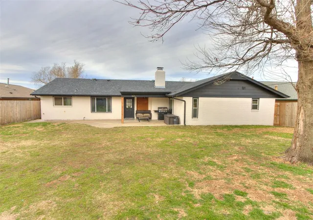 42nd image of 11500 Carriage Dr, Yukon, OK 73099 | MLS# 1214615
