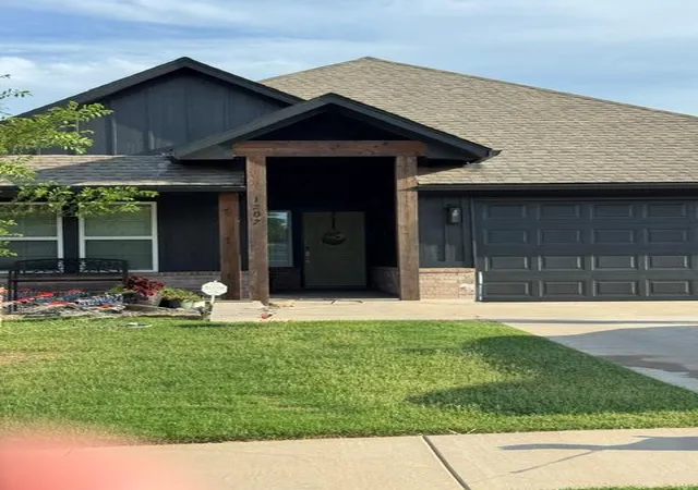 Homes for sale in Noble, OK | 1202 Magnolia Dr, Noble, OK 73068 | MLS# 1214649
