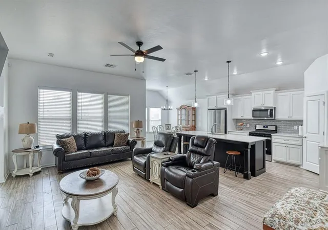 image of 1202 Magnolia Dr, Noble, OK 73068 | MLS# 1214649