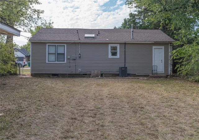 28th image of 611 Nw 95th St, Oklahoma City, OK 73114 | MLS# 1214785
