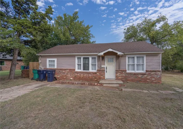 5th image of 611 Nw 95Th St, Oklahoma City, OK 73114 | MLS# 1214785