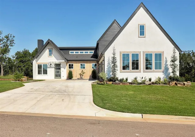 Photo 1 of Single family home for sale at 4541 Maple Ridge Dr, Edmond, OK 73034 | MLS# 1214790 | Listing updated on 2026-09-23