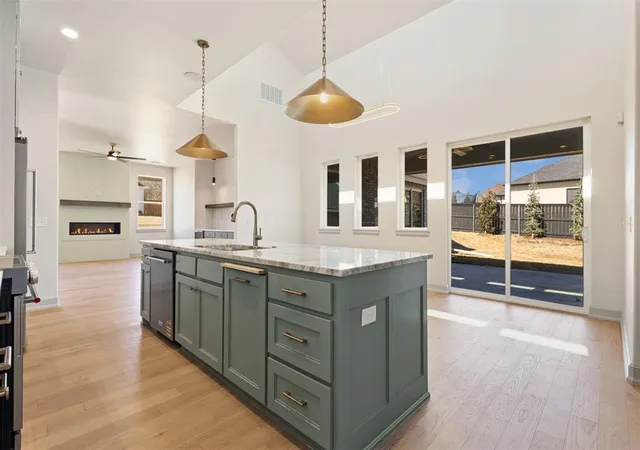 Photo 3 of Single family home for sale at 8101 Amber Ridge Dr, Edmond, OK 73034 | MLS# 1214836 | Listing updated on 2026-09-23