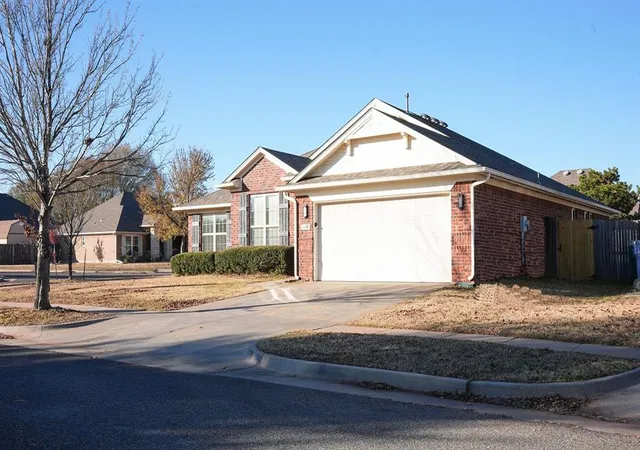 2nd image of 13049 Sw 5th St, Yukon, OK 73099 | MLS# 1214963